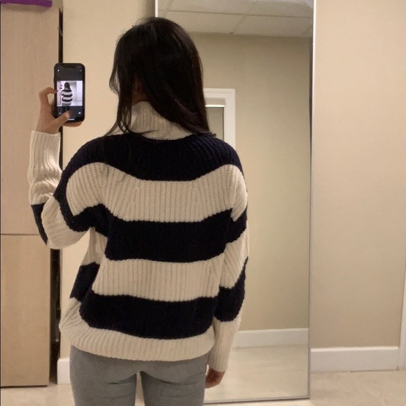 NWT Knit/ Chunky Sweater - Picture 9 of 9